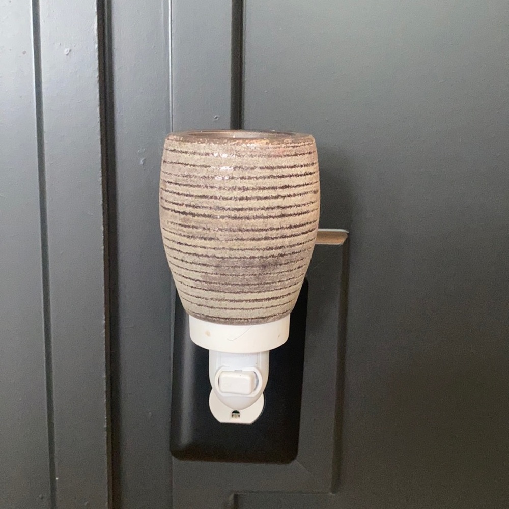 - Scentsy plug in